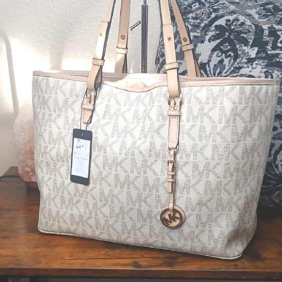 Michael Kors Vanilla Beige Mk Logo XL Jetset Collection Tote Bag PRICE IS FIRM! - Picture 1 of 11